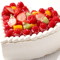 ハートケーキ　フルーツいっぱい